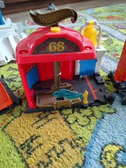 Hotwheels a iné hračky - 10