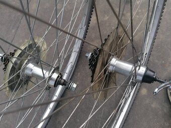 Predám zadné 28" kolesá na bicykel - 10