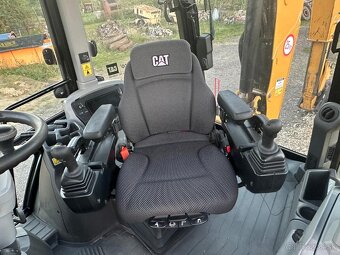 Cat 432 - 10