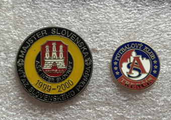 Rôzné futbalové odznaky - 10