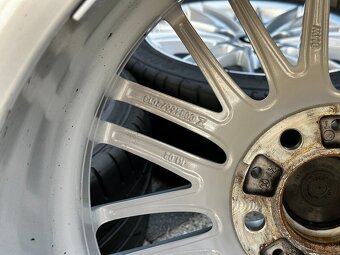 BMW 1 kolesa - 17" original M-packet vyvazena sada - letna - 10