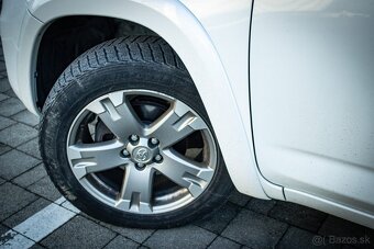 TOYOTA RAV4 2.2l D-CAT 110kW Premium 2011 - 10