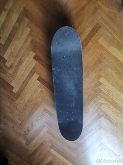 Predám skateboard, 2 ks - 10