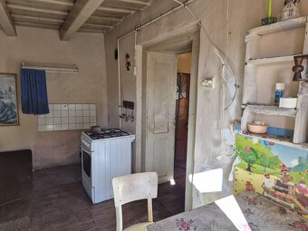 Gazdovský dom na 20á pozemku v Tekovských Lužanoch - 10