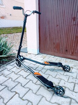 FLIKER worker - 10