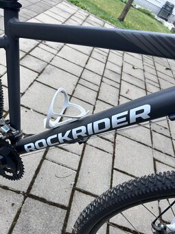 Predám sivý bicykel Rockrider, používaný minimálne - 10