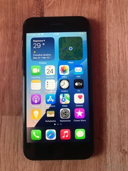 iPhone SE 2020 - 10