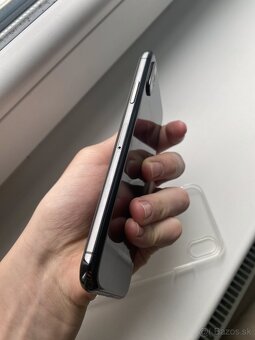 VYNIKAJÚCI STAV iPhone Xs - 10