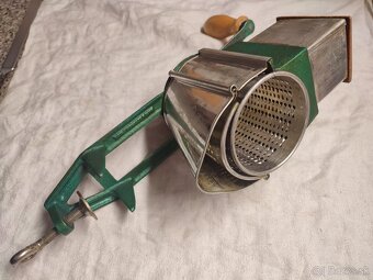 Prdám mlynček na mäso a na orechy - 10