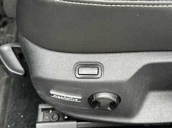 Volkswagen Golf 1.6 TDI DSG - 10