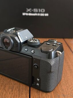 Fujifilm X-S10 + príslušenstvo - 10