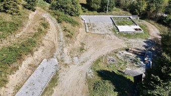 Pozemok s rozostavaným domom v obci Skalité - 10