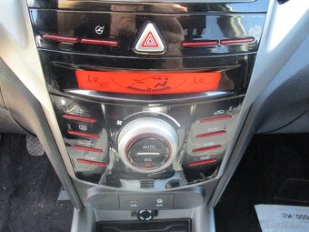 SSANGYONG TIVOLI 1,6e-XDi kamera ESP 2019 - 10