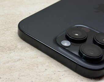 iPhone 16 Pro Max 256GB Black Titanium, 100%, 18 cyklov - 10