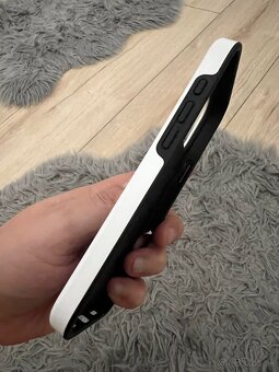 Clementina kryt 16 Pro Max - 10