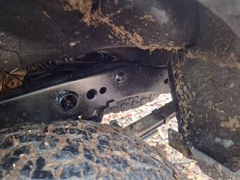 Predám Nissan Navara 2.5 dci - 10