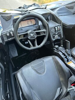 CAN-AM MAVERICK X3 Turbo RS - 10