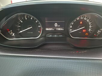 Peugeot 2008 1.2 VTi 60kW 2013 - 10
