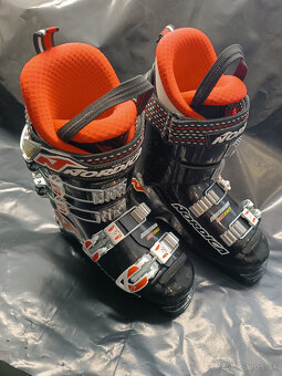 JUNIORSKÉ LYŽIARKY NORDICA DOBERMANN TEAM 80 36,5-37,5 EUR - 10