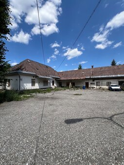 Areál so skladmi, dielňami a domom Liptovský Hrádok 2600 m² - 10