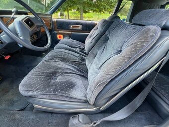 Cadillac Coupe DeVille d’Elegance (modelový rok 1983) - 10