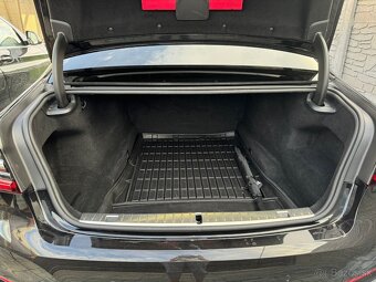 BMW Rad 7 (G11/G12) 740d xDrive 340HP, DPH | TOP STAV | - 10