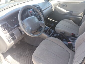 Suzuki Grand Vitara 2.0TD 64KW 4x4 - 10