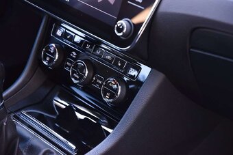 Predám Škoda Superb 3 combi obsah 2 liter desel ročník 2019 - 10