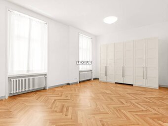 -PRENAJOM Elegantný 5 izbový dom v Starom meste, Bratislava - 10