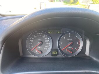 Volvo C30 2.0 D - 10