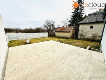 Kompletne zrekonštruovaný rodinný dom v tichej lokalite Sečo - 10