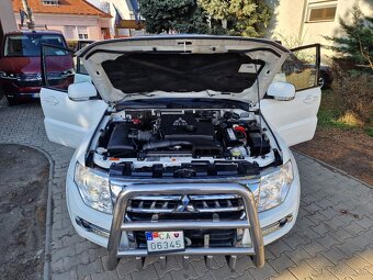 Mitsubishi Pajero 3.2D-ID LWB 4x4 190k A/T 7-Miest. (diesel) - 10