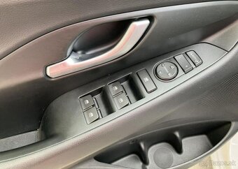 Hyundai i30 1.5-FASTBACK-ZÁRUKA-AUTOMAT - 10