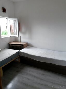 Prenájom domu s pozemkom 1000 m2 - 10