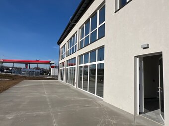 PRENÁJOM / Obchodné priestory Strečno - 10