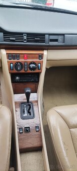 Mercedes w124 230TE - 10