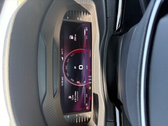 Škoda Karoq 1,5 TSI Sportline full výbava NÍZKY NÁJAZD - 10