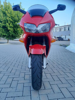 prodám Honda VFR 800FI RC 46 r.v 1999 - 10