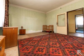 PREDAJ 5 IZBOVÝ RODINNÝ DOM S ROZSIAHLYM POZEMKOM - 10