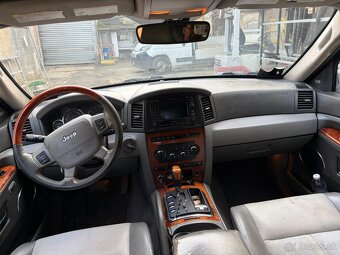 Jeep Grand Cherokee Overland - 10