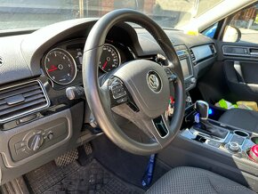VW Touareg 3.0 V6 TDI 4Motion--1.Majitel-rv:2017--52.200km - 10
