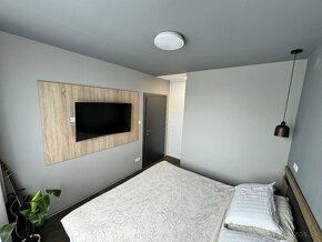 Prenájom - Nadštandardne zariadený 3 izbovy byt s loggiou - 10