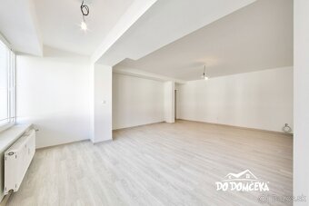 DO DOMČEKA | Bývanie s veľkorysým priestorom a vlastnou gará - 10