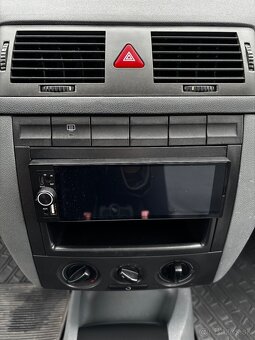 Škoda Fabia - 10