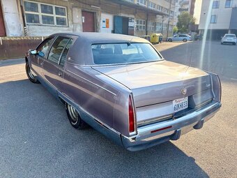 1993 Cadillac Fleetwood Brougham | 5.7 V8 - 10