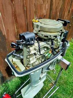 ZÁVESNÝ LODNÝ MOTOR SUZUKI DT 15 - 10