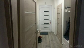 Rodinný dom s veľkorysou záhradou a parkovaním - 10