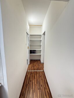 1 IZBOVÝ BYT PREDAJ LOGGIA - 10