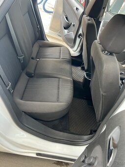 Opel astra 1,4 benzín rok 2010 - 10