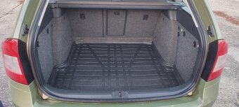 Predám Škodu Octavia 2 FL,1,6Tdi army green limited editon - 10